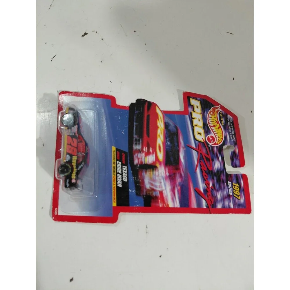 NIP Hot Wheels Racing 1:64 DieCast Ernie Irvan 28 Texaco Ford Thunderbird NASCAR